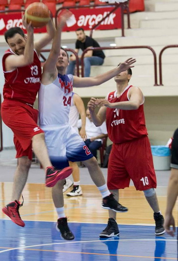 Erkek Basketbol Takımımız Çeyrek Finalde