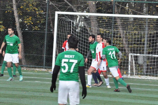 Yapı Kredi İstanbul Bölge Futbol Turnuvası’nda Yarı Final heyecanı başladı.