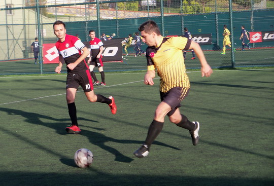 Yapı Kredi Futbol turnuvasında ikinci tur ilk maçları tamamlandı.