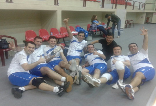 Voleybol Takımlarımız emin adımlarla ilerliyor...