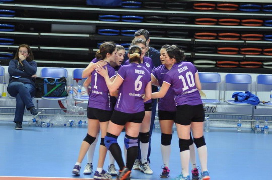 Kadın Voleybol Takımımız Bir Kez Daha Şampiyon...