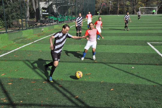 Futbol Turnuvası’nda ikinci tur karşılaşmaları kıyasaya mücadelelerle devam ediyor.