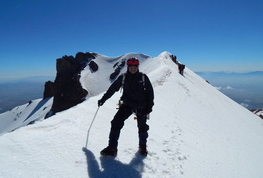 Yapı Kredi bayrağı Erciyes'in zirvesindeydi...