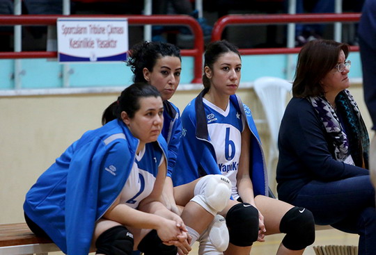 “Voleybol”da çifte galibiyet...