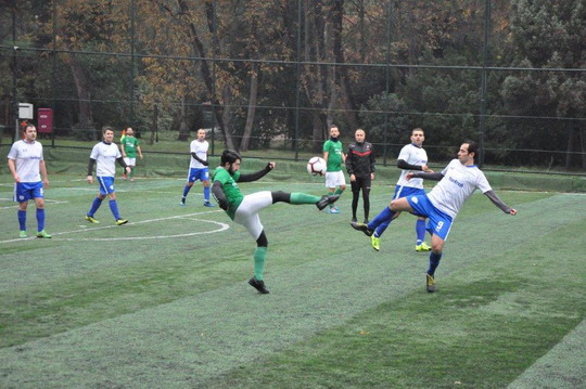 Futbol turnuvasında gruplardaki sıralamalar netleşiyor.