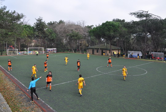 Yapı Kredi 2014 yılı İstanbul Bölge Futbol Turnuvası’nda  “final” haftası...