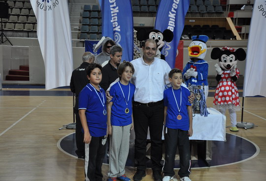 Yapı Kredi Bölge Spor Şenliği’nin 13'üncüsü İzmir'deydi...