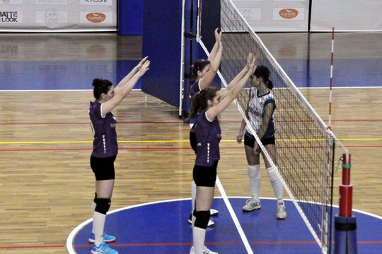 Voleybol Takımımız Şampiyonluk için sahaya çıkıyor...