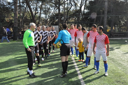Futbol Turnuvası’nda ikinci tur karşılaşmaları kıyasaya mücadelelerle devam ediyor.