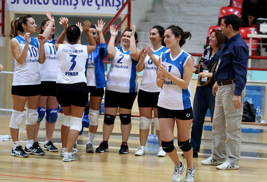 “Voleybol”da çifte galibiyet...