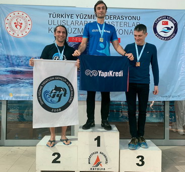 Yüzme Takımımız Masterlar Kış Şampiyonası’ndan madalyalarla döndü!