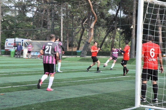 Futbol turnuvasında YKB CUP ve YKB LİG İkinci tur heyecanı başladı.