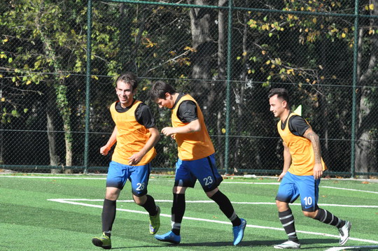 Futbol Turnuvası’nda ikinci tur karşılaşmaları kıyasaya mücadelelerle devam ediyor.