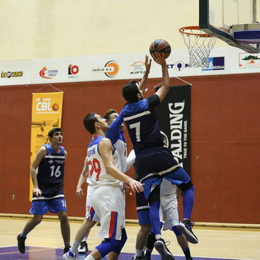 Yapı Kredi Erkek Basketbol Takımı, CBL - G grubunda lider koltuğuna oturdu.