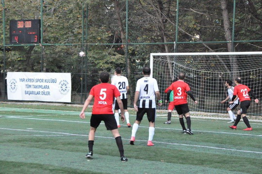 Futbol turnuvasında heyecan devam ediyor.