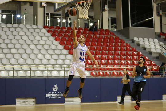 İstanbul Erkek Basketbol takımımız CBL sezonuna hızlı bir yaptı.