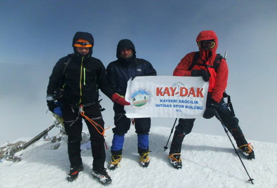 Yapı Kredi Bayrağı, Veli Canpolat’la Avrupa’nın, Kafkasların çatısında...