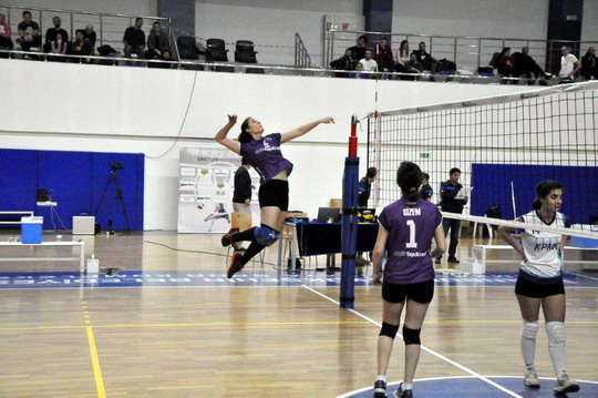 Voleybol Takımımız Şampiyonluk için sahaya çıkıyor...