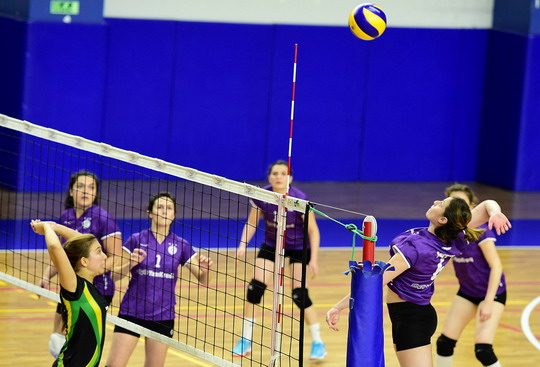 Kadın Voleybol Takımımız Şirketler Voleybol Ligi’ne galibiyetle başladı