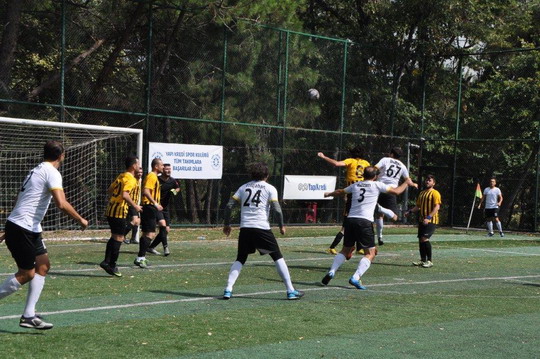 BizClub Futbol Turnuvası tüm hızıyla devam ediyor
