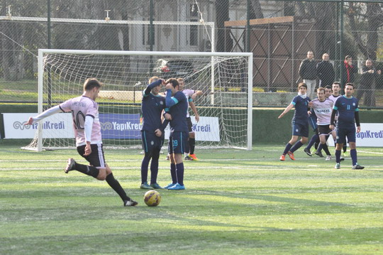 Futbol Turnuvası Şampiyonu Bilişim Teknolojileri ve Operasyon Yönetimi Takımı!