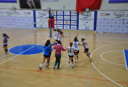 Bu kızlar bir Yapı Kredi harikası...
