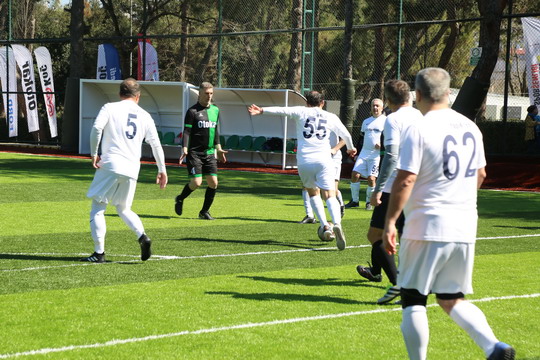 Veteran Futbol Takımımız üçüncülük kupasını aldı.