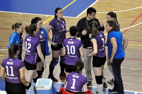 Voleybol Takımımız Şampiyonluk için sahaya çıkıyor...