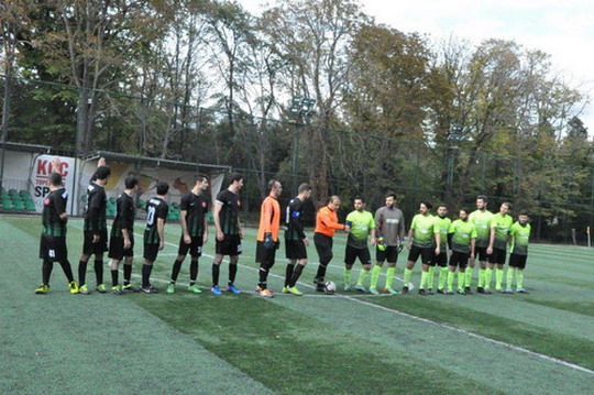 Futbol turnuvasında gruplardaki sıralamalar netleşiyor.