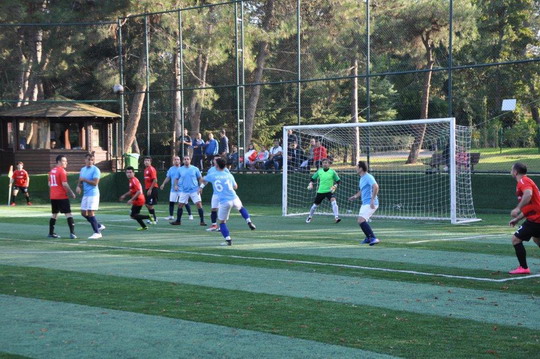 BizClub Futbol Turnuvasında ilk aşama grupları tamamlandı.