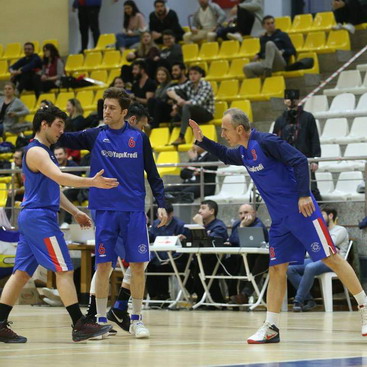 Yapı Kredi Erkek Basketbol Takımımız mücadele ettiği iki turnuvada Çeyrek Finale yükseldi.