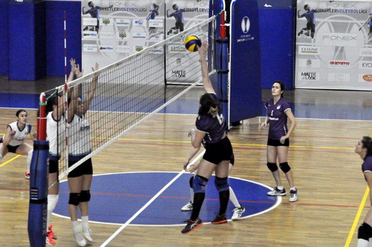 Voleybol Takımımız Şampiyonluk için sahaya çıkıyor...