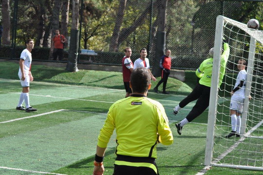 BizClub Futbol Turnuvasında ilk aşama grupları tamamlandı.