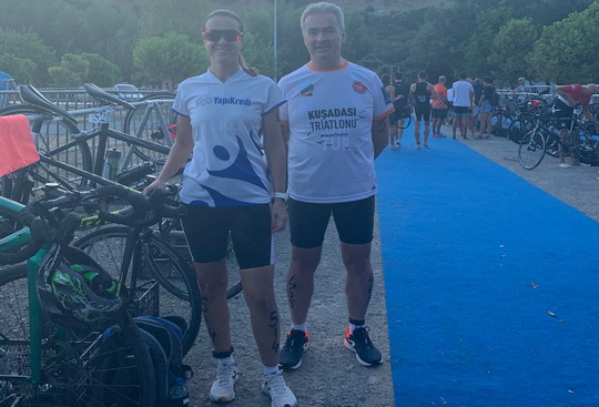 Sporcularımız Kuşadası Triatlon’unda yarıştılar.