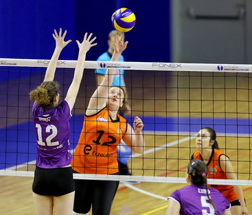 Kadın Voleybol Takımımız Final için sahada.