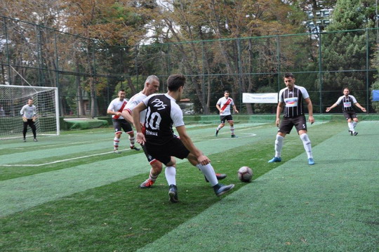 BizClub Futbol Turnuvasında ilk aşama grupları tamamlandı.