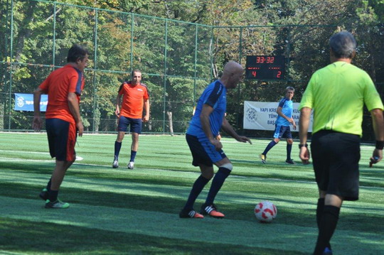 Emeklilerimiz futbol için sahadaydı!