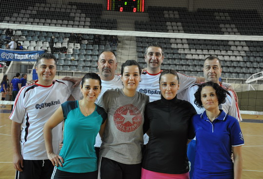 Yapı Kredi Bölge Spor Şenliği’nin 13'üncüsü İzmir'deydi...
