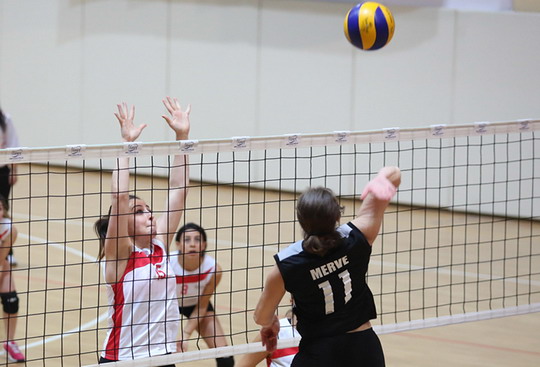 Bayan Voleybol Takımımız bu hafta da galip...