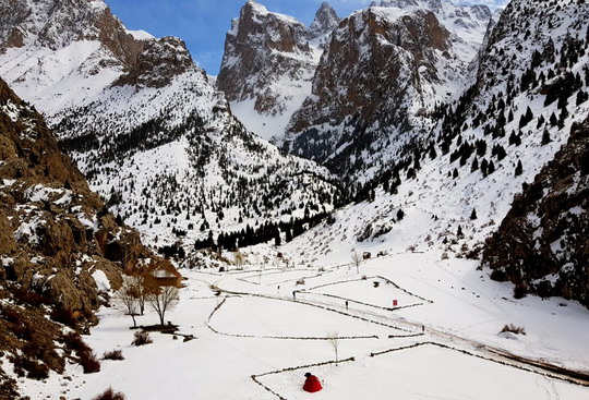 Aladağlar Eznevit - Karasay Zirve Tırmanışı