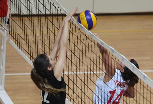 Bayan Voleybol Takımımız bu hafta da galip...