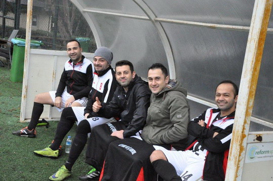 Futbol turnuvasında gruplardaki sıralamalar netleşiyor.