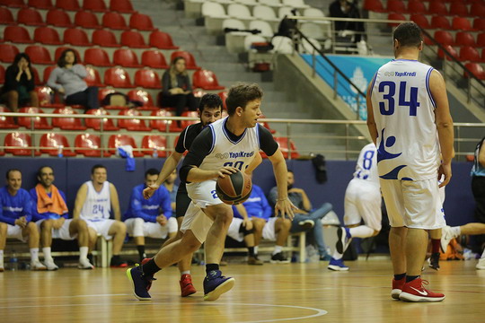 İstanbul Erkek Basketbol takımımız CBL sezonuna hızlı bir yaptı.
