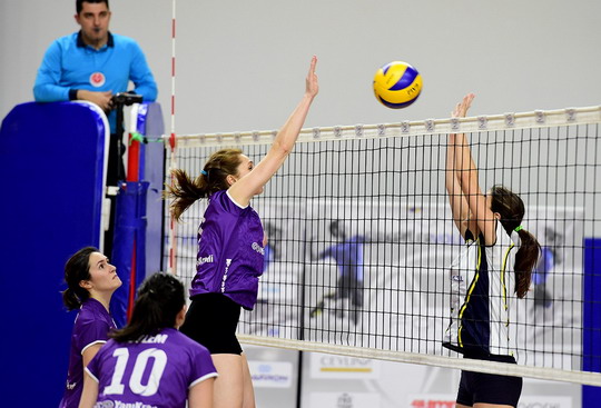 Kadın Voleybol Takımımızın galibiyet serisi devam ediyor.