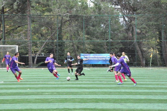 Futbol turnuvasında gruplardaki sıralamalar netleşiyor.