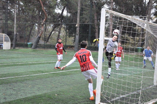 Futbol turnuvasında gruplardaki sıralamalar netleşiyor.