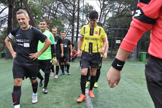 BizClub Futbol Turnuvasında ilk aşama grupları tamamlandı.