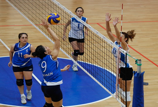 Yapı Kredinin Sultanları yarı finalde...