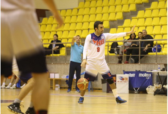 Üçüncü galibiyetini alan Yapı Kredi Erkek Basketbol Takımı, Grubundaki son maça Grup lideri olarak çıkacak...