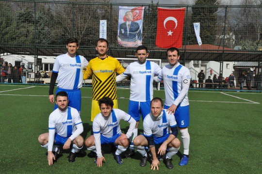 İstanbul Futbol Takımımız Basisen Futbol Turnuvası’nda ikinci oldu.